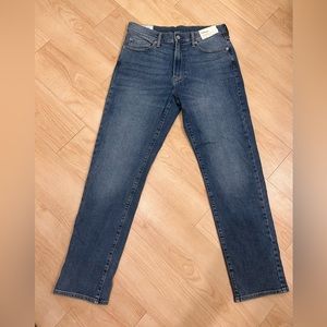Abercrombie & Fitch men’s straight stretch jeans. 32x32